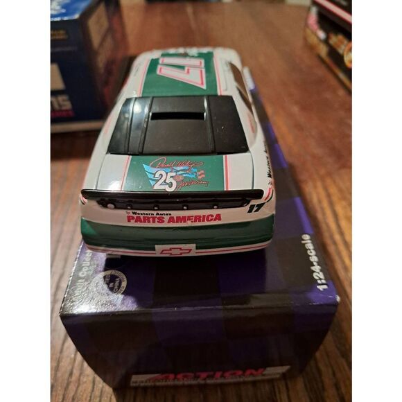 Vintage 96 Action Darrell Waltrip Part America Die Cast Nascar Race Car Bank - Picture 9 of 12